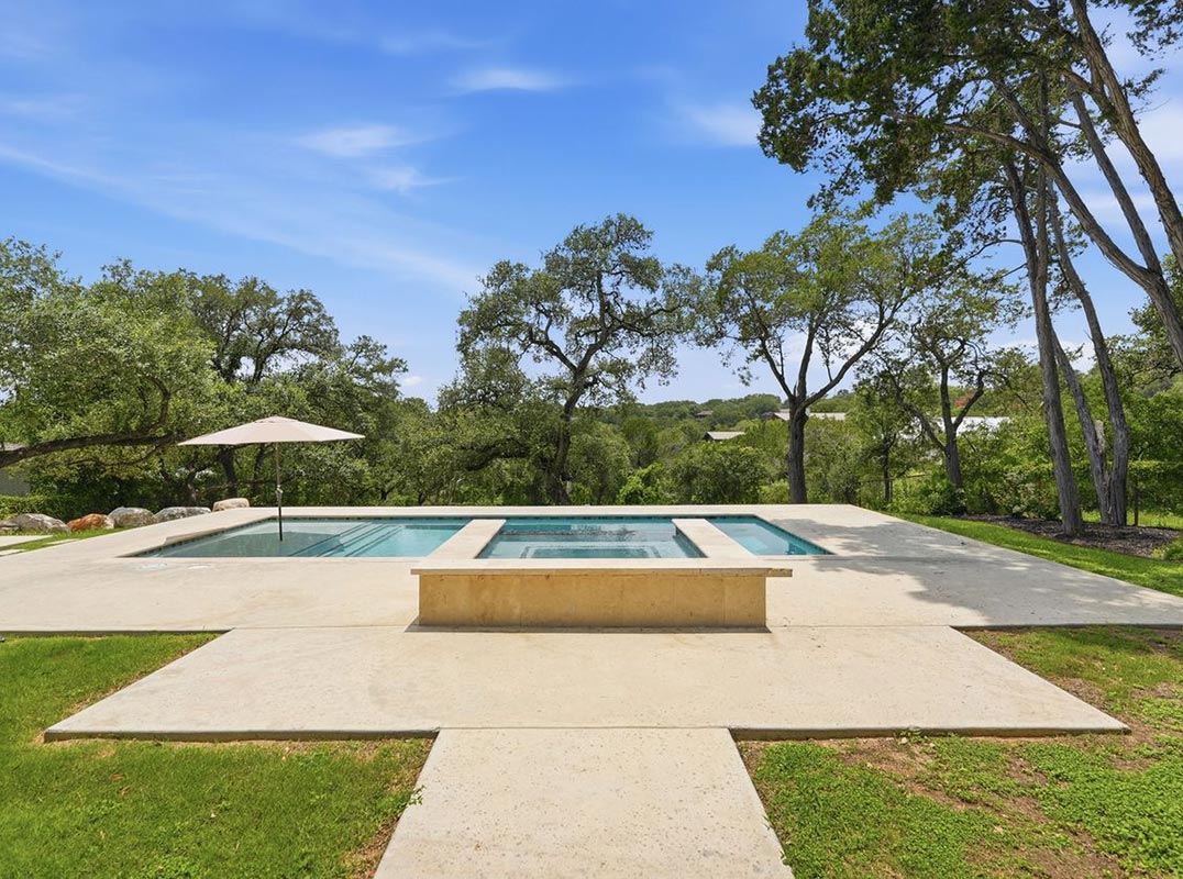 Convenience And Tranquility!